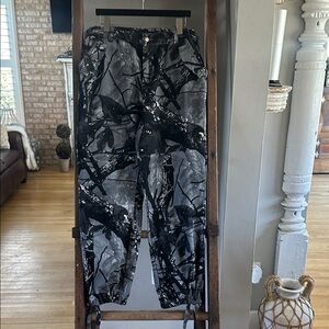 AKIRA BLACK AND GRAY PANTS WOOD PRINT LEAF LARGE ADJUSTABLE WAIST EXCELLENT